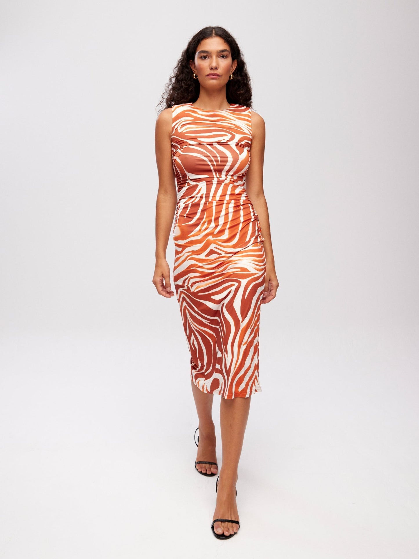 AMALFI SAUVAGE - Vestido midi cuello caja animal print