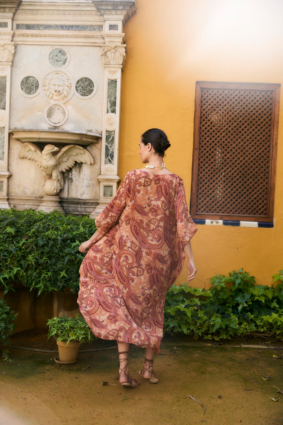 VESTIDO ENIGMÁTICA