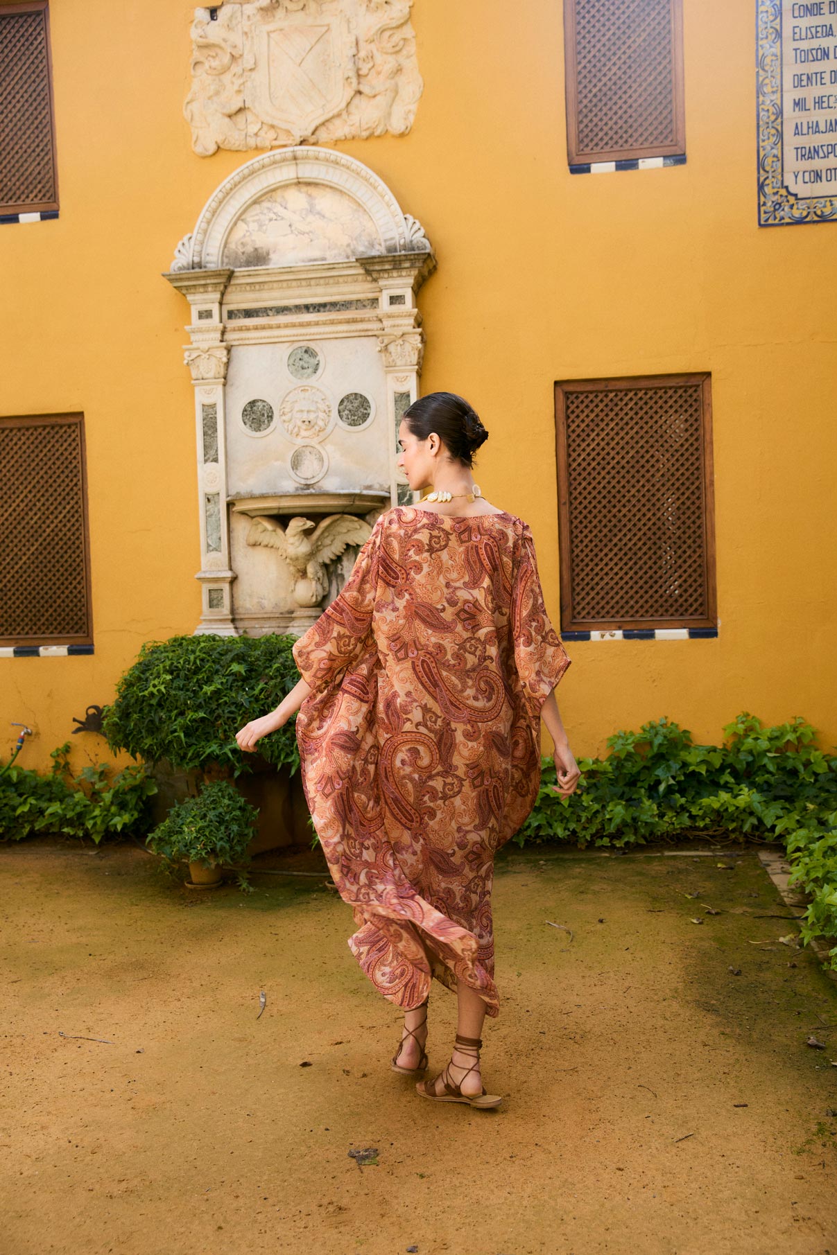 VESTIDO ENIGMÁTICA