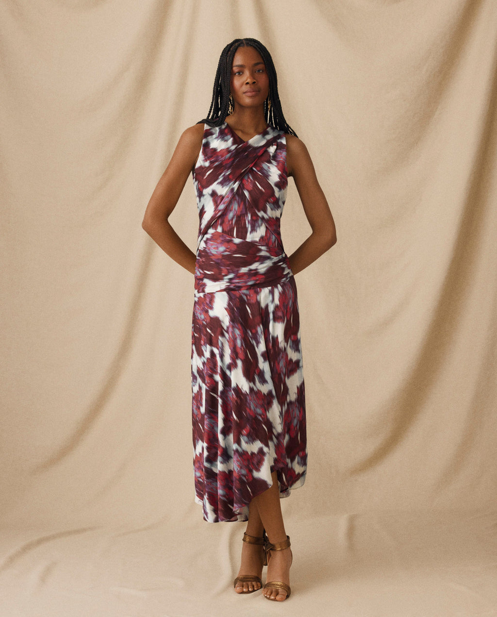 CAROLINA | Vestido Drapeado con Estampado Pinceladas en Carmesí