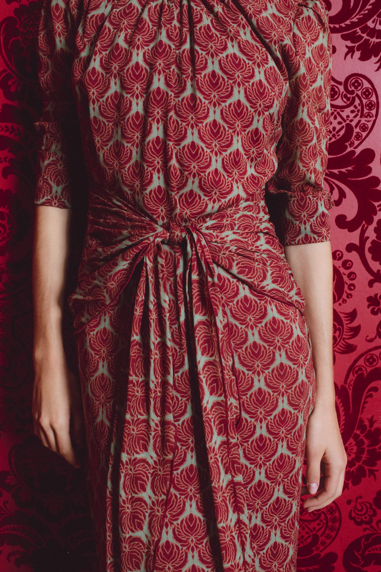VESTIDO SAMURAI HOJAS