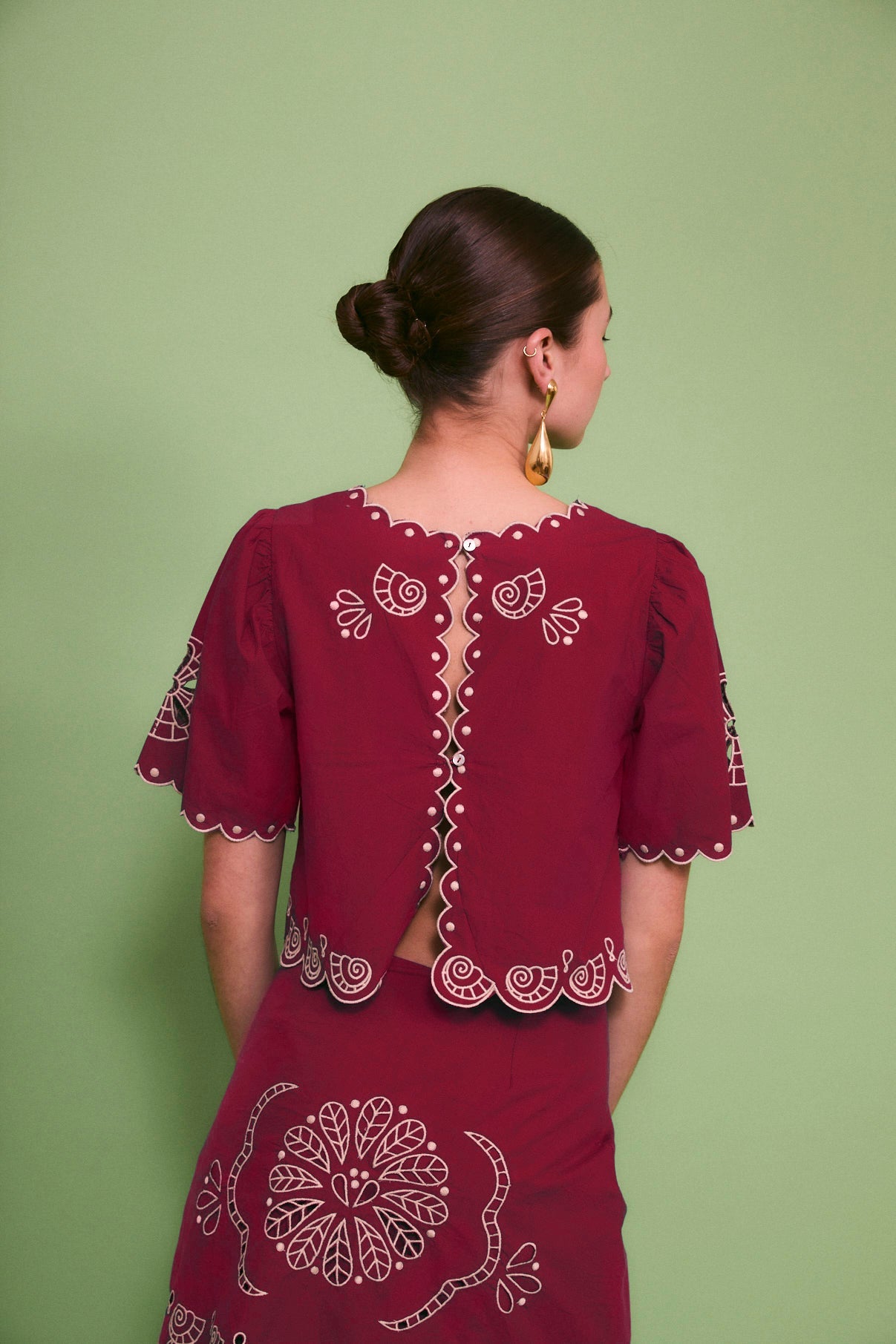 TOTAL LOOK BOMBAY EMBROIDERY CEREZA