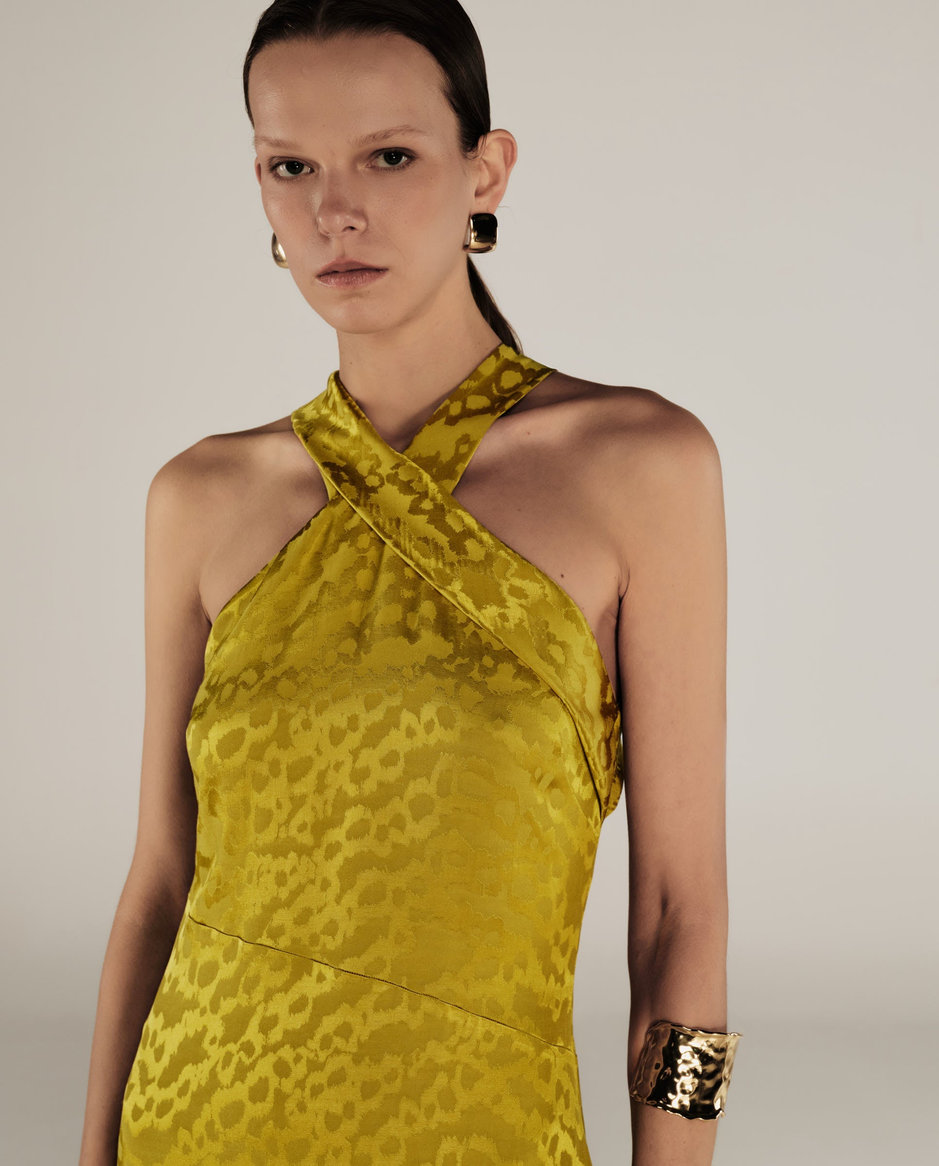 BHAKTI | Vestido Midi Jacquard con Estampado de Leopardo en Chartreuse Amarillo