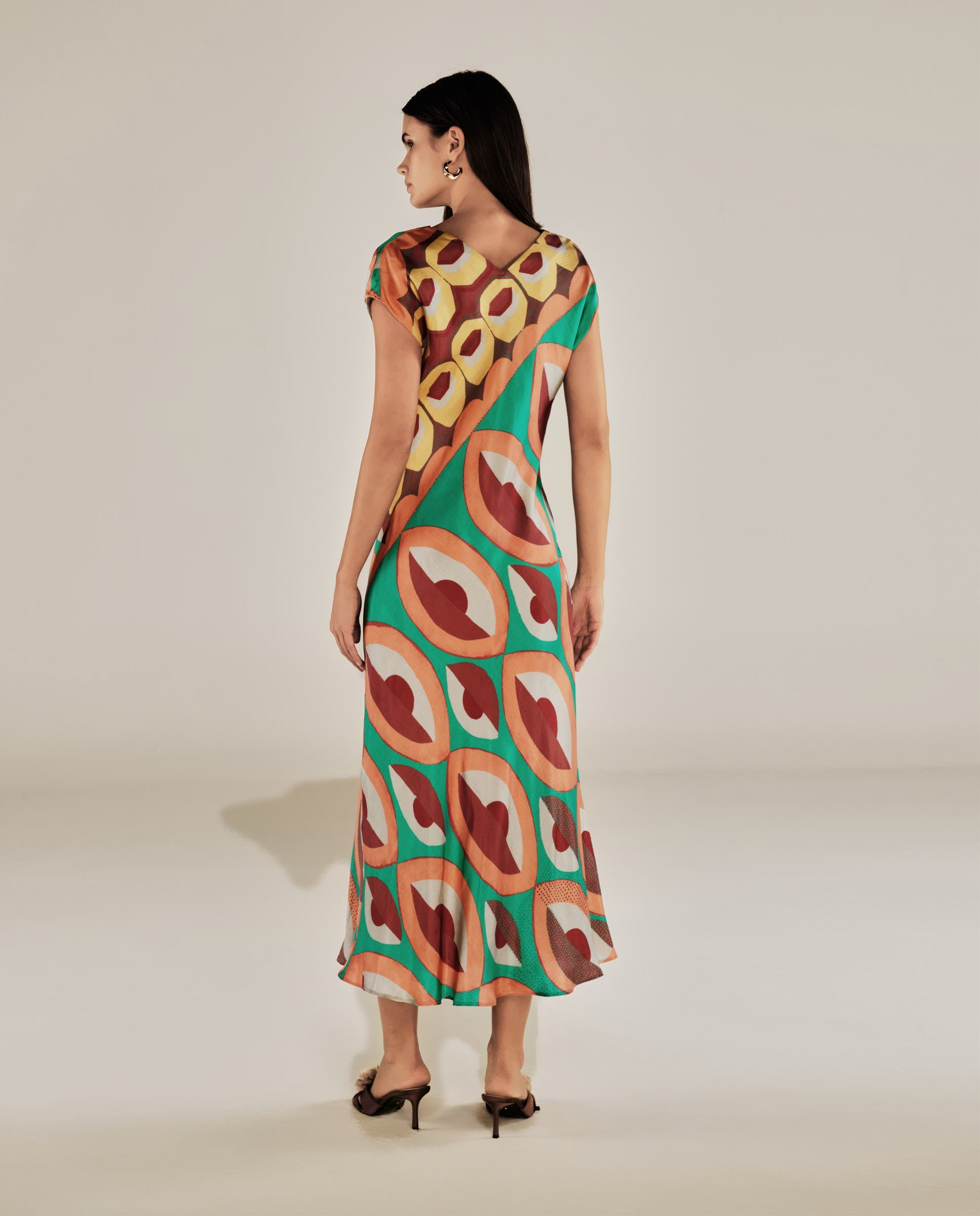 EMBER | Vestido Midi de Satén con Estampado Geométrico Multicolor