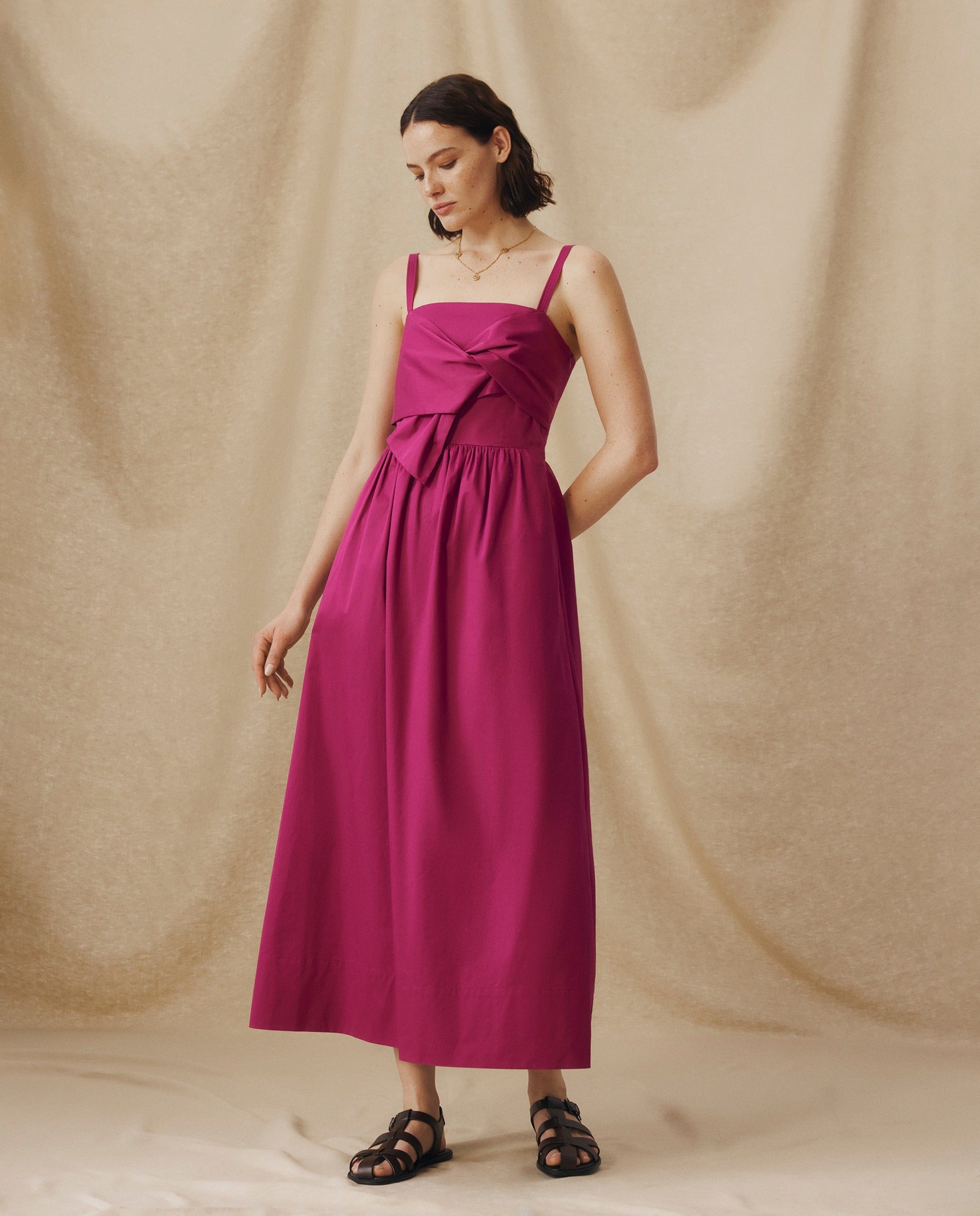 LUCILA | Vestido Midi de Algodón color Rosa Fucsia con Lazada Frontal