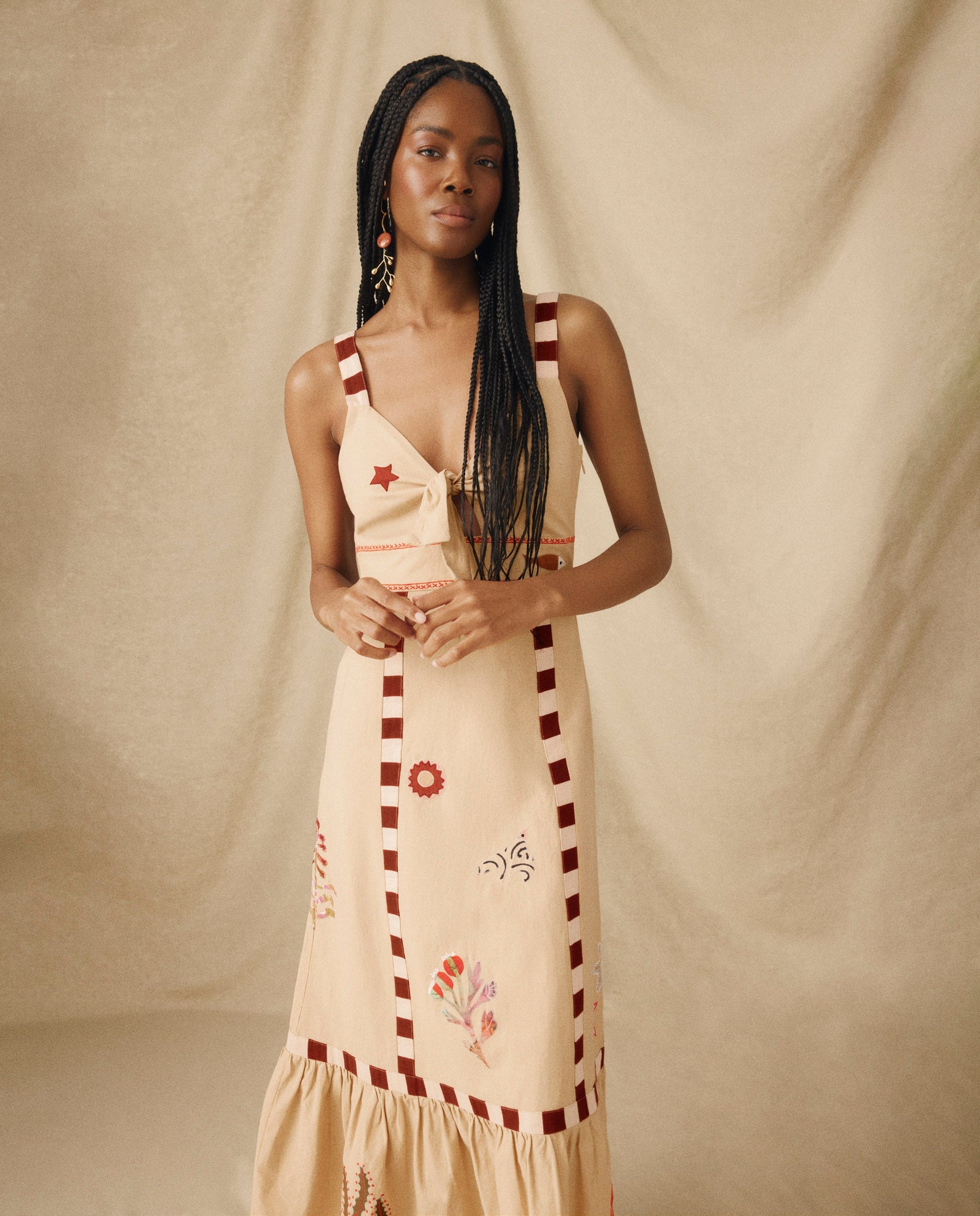 CHANDANI | Vestido Midi de Algodón y Lino Color Beige con Bordado