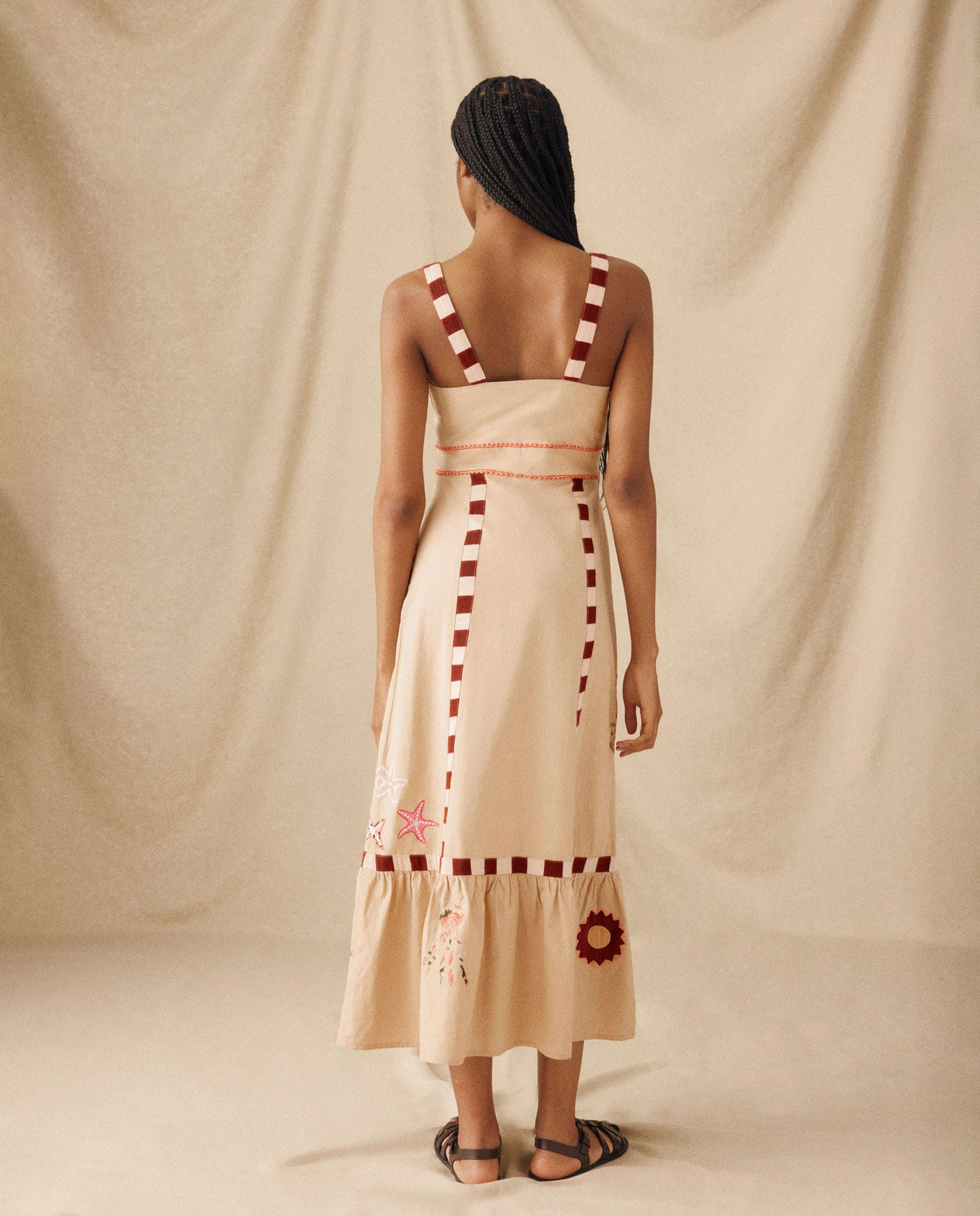 CHANDANI | Vestido Midi de Algodón y Lino Color Beige con Bordado