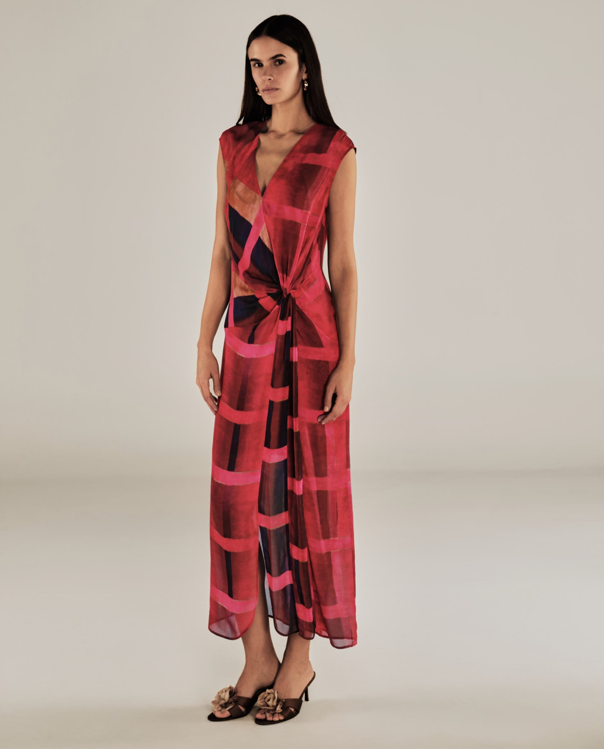 DOROTHEA | Vestido Midi Fucsia con Frente Retorcido