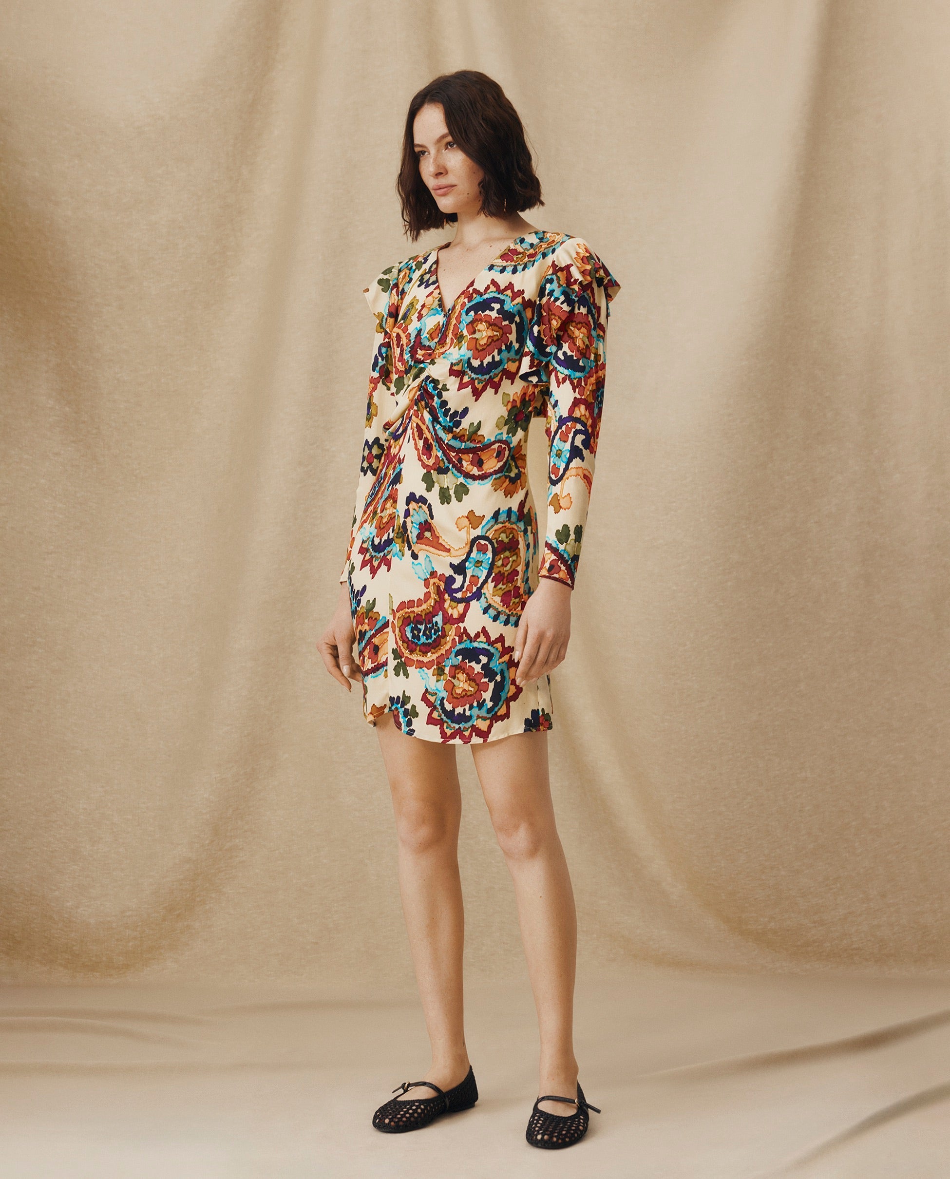 SALENA | Vestido Corto Multicolor con Escote en V y Frunces