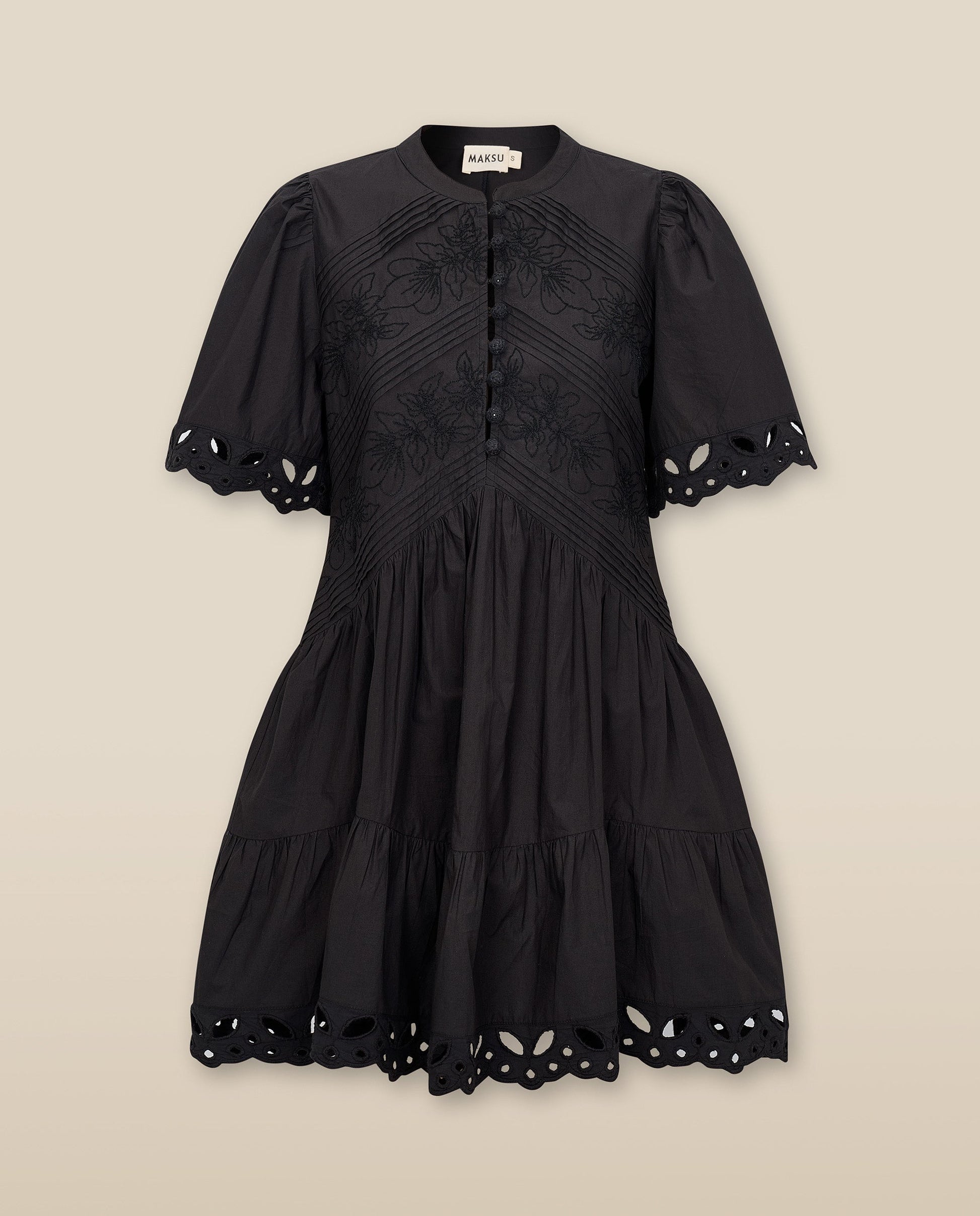 JAIA | Vestido Corto de Algodón Negro con Bordado Floral Tonal