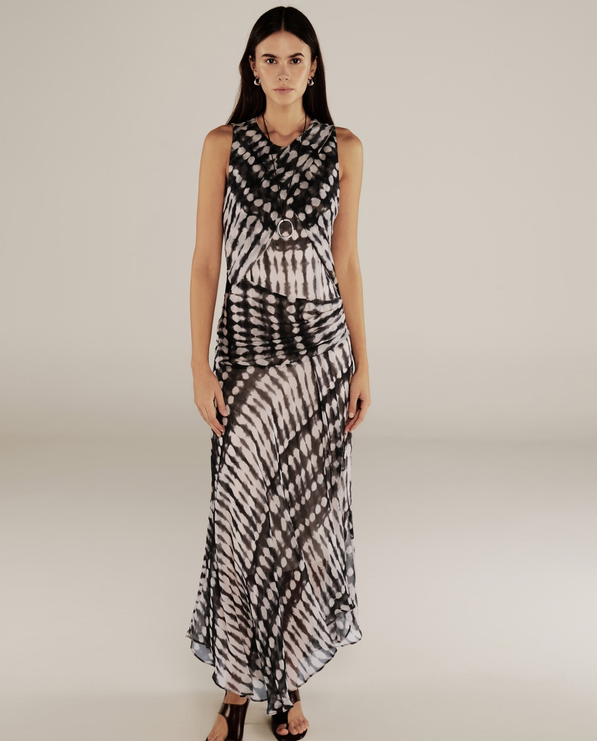 CAROLINA | Vestido Midii Cruzado con Estampado Negro y Ecru