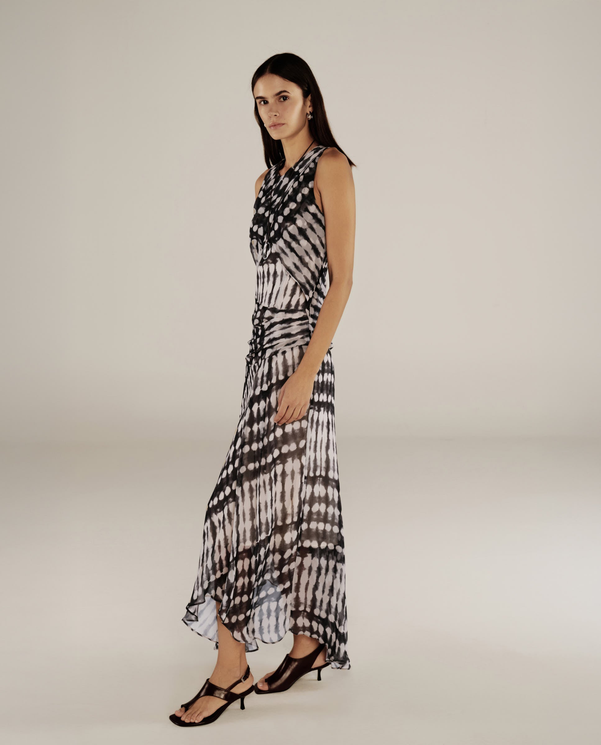 CAROLINA | Vestido Midii Cruzado con Estampado Negro y Ecru