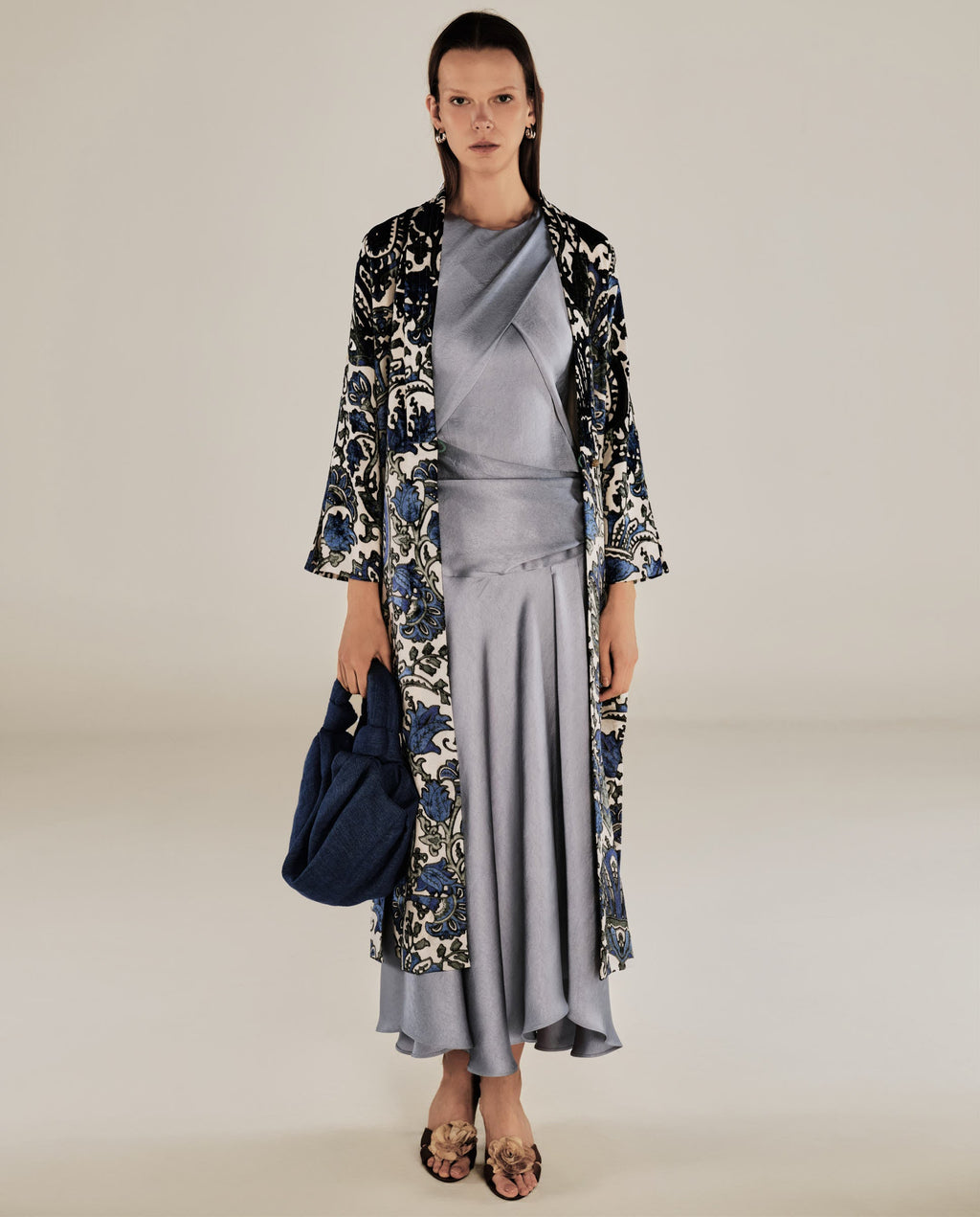 CAROLINA | Vestido Midi Cruzado de Satén Gris