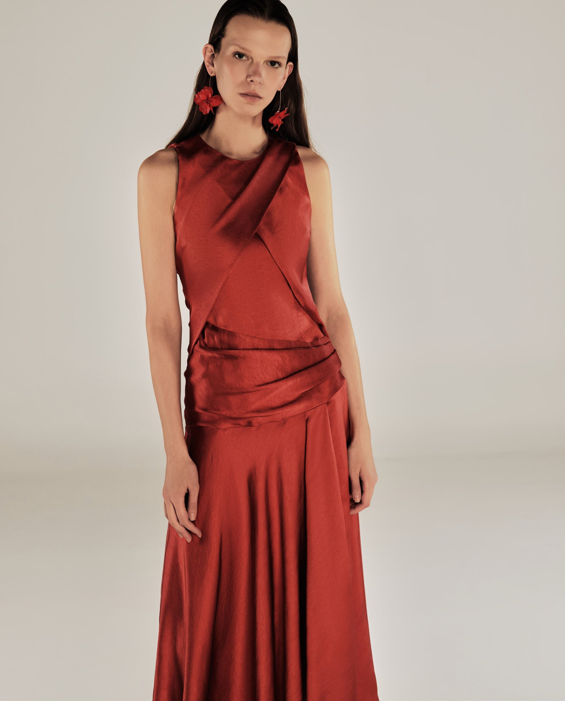 CAROLINA | Vestido Midi Cruzado de Satén Rojo Paprika