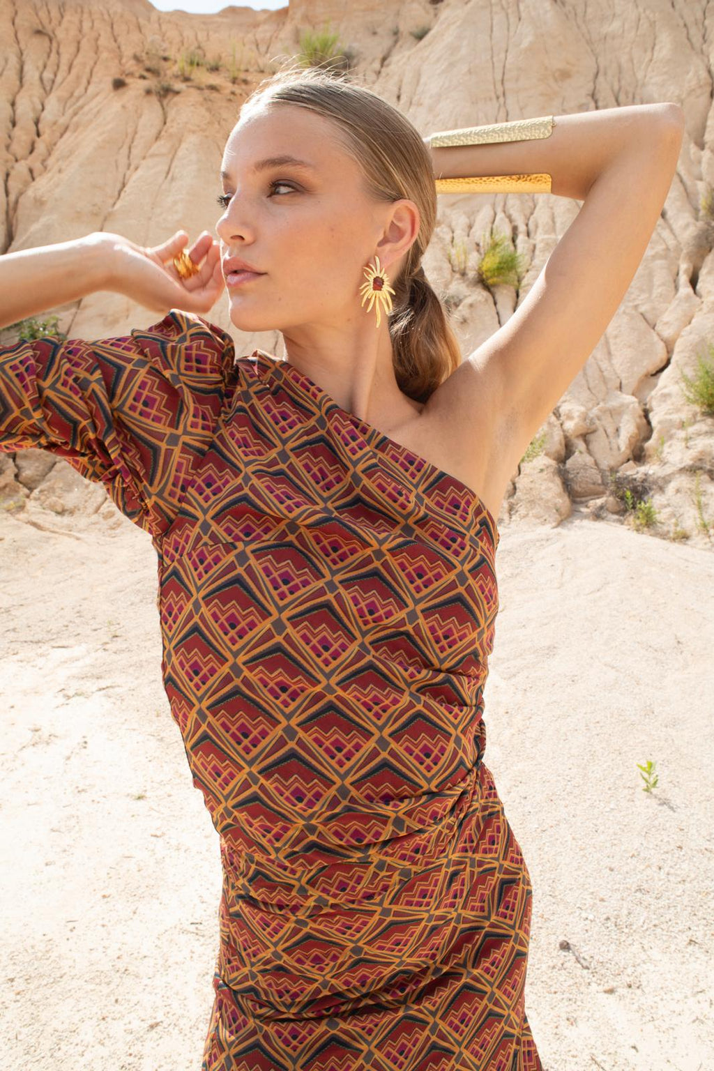 TOTAL LOOK BINDI