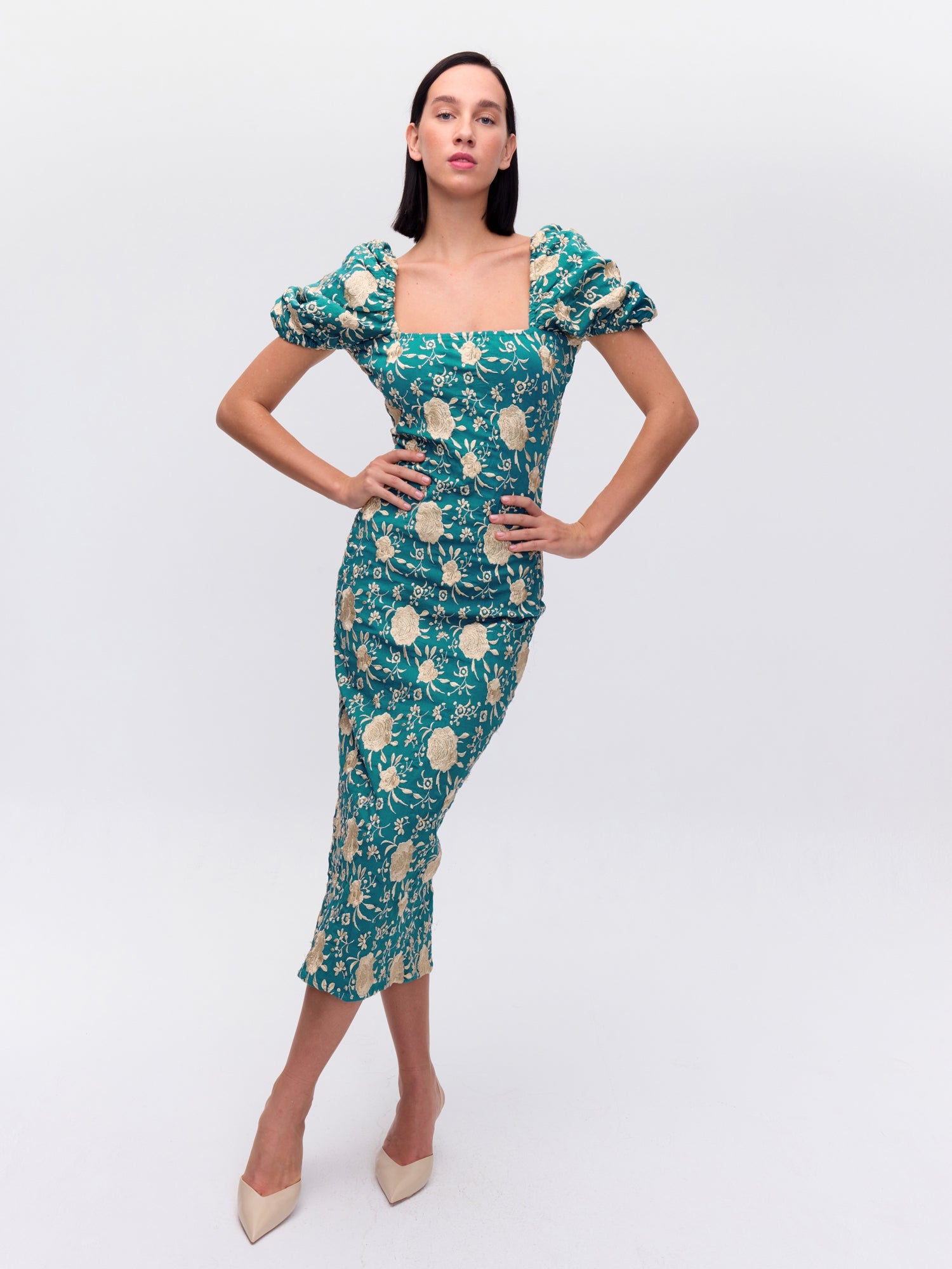 ABRIL GREEN - Vestido manga farol bordado mantón