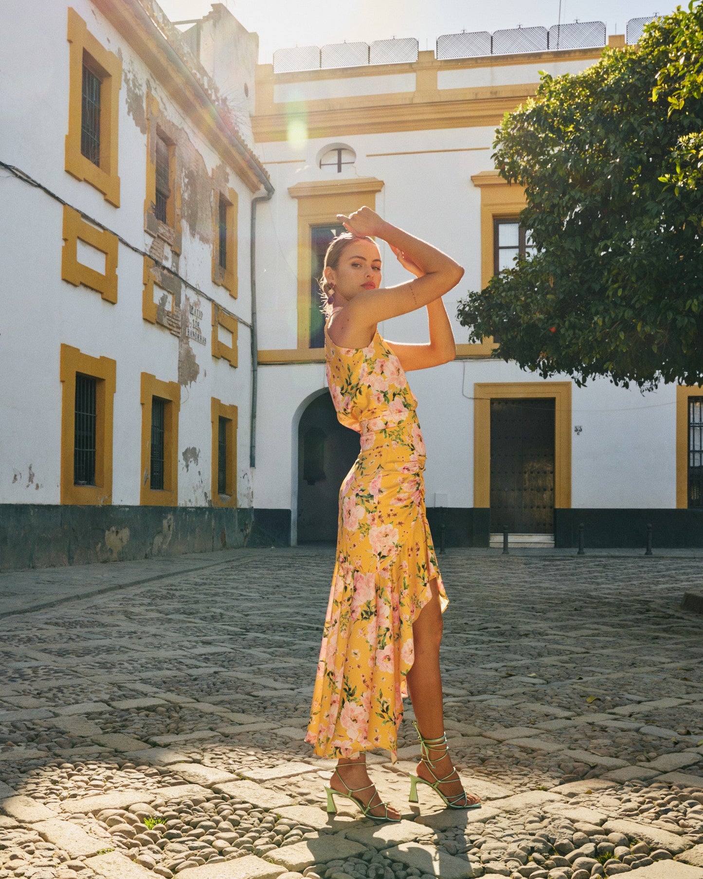 FALDA EMILIA ESTAMPADO FLORAL AMARILLO