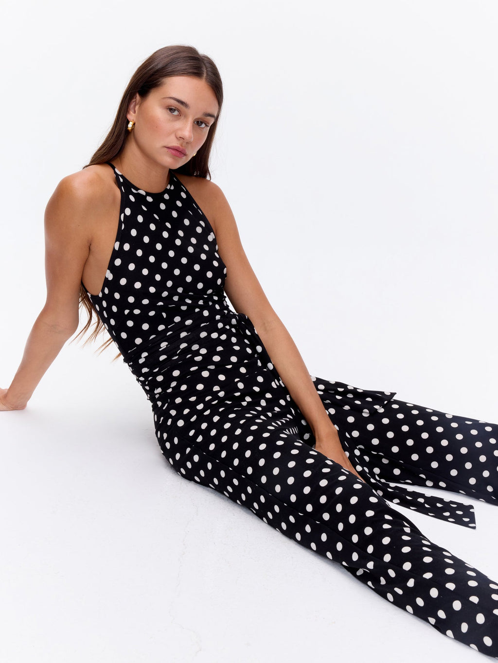 FLAVOR DOTS - Mono de lunares cuello halter blanco y negro