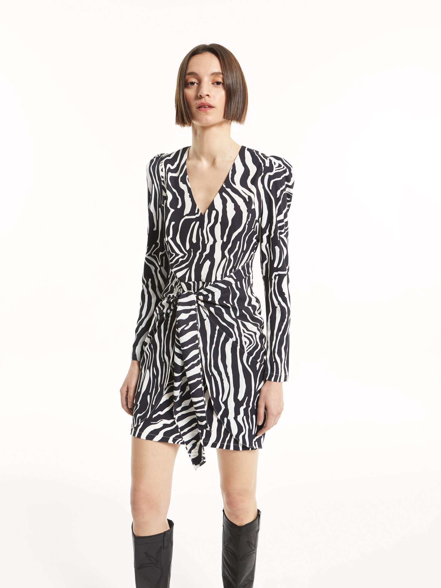 INDIE WAVES - Vestido corto lazada en el centro