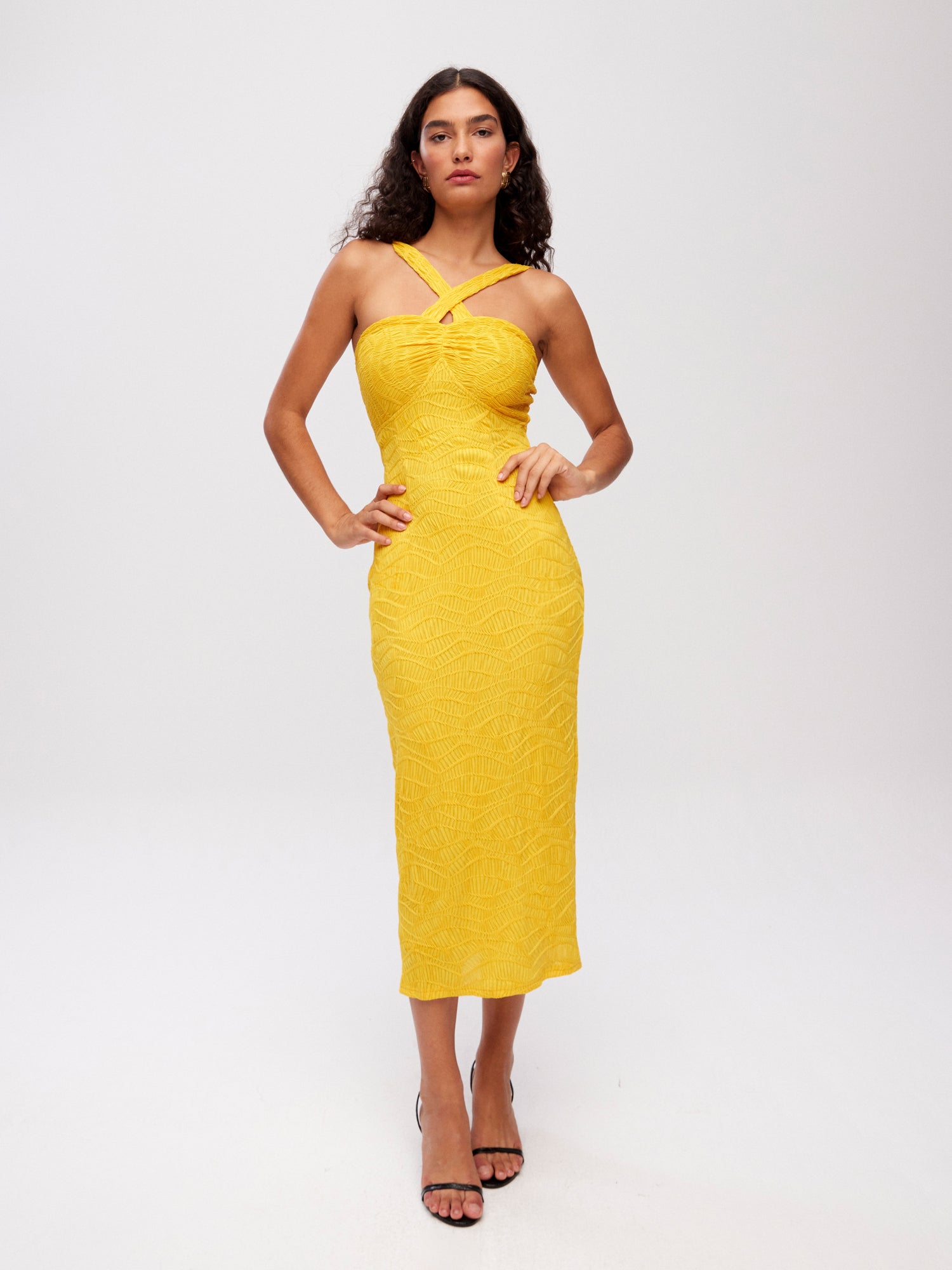 MYRTOS YELLOW - Vestido midi punto tirante cruzado amarillo