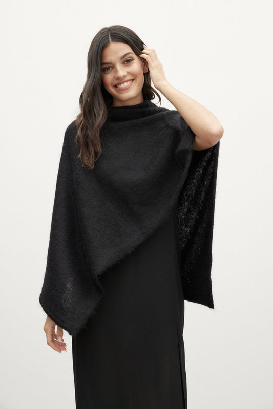 PONCHO MOHAIR BLACK