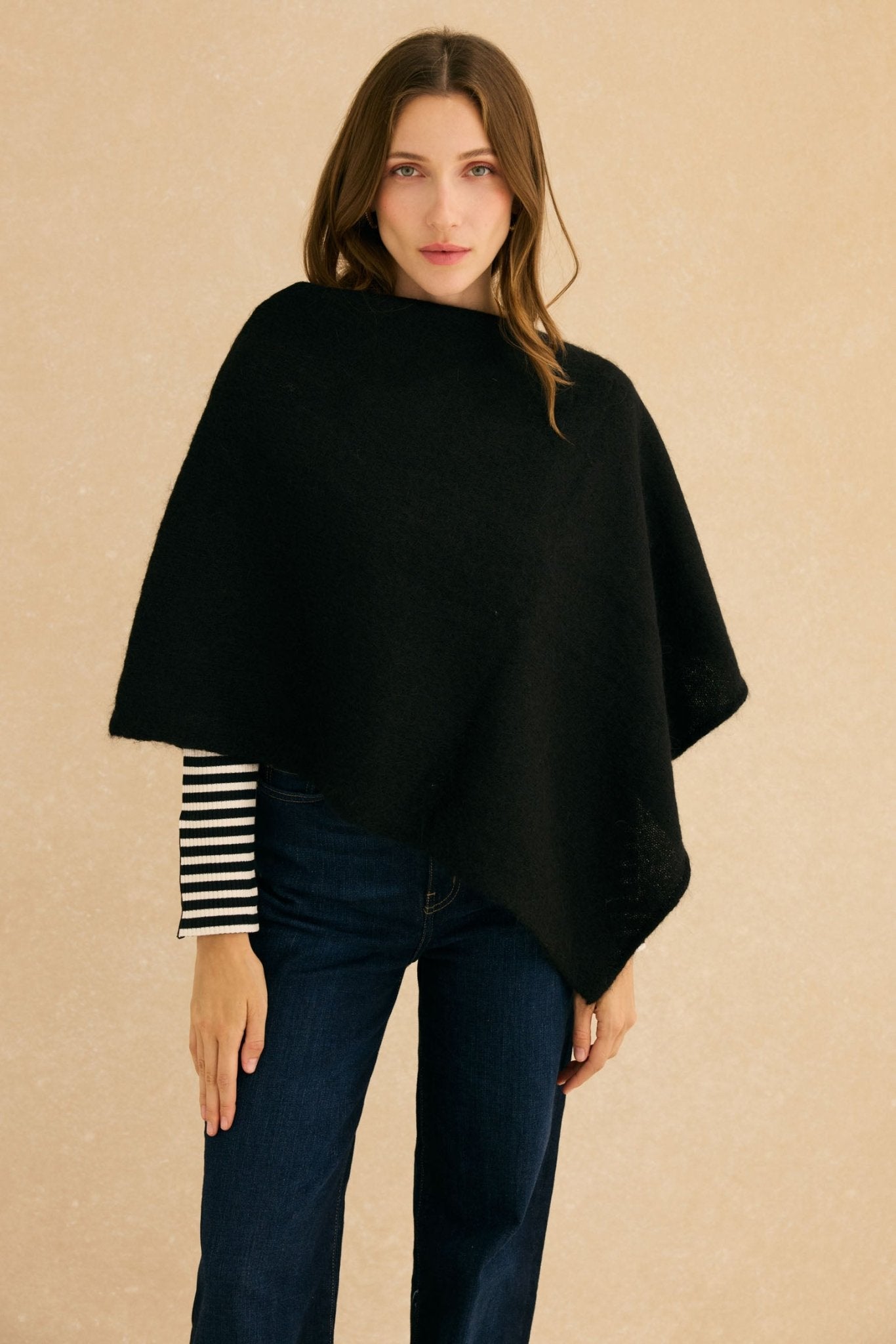 Poncho MOHAIR Negro