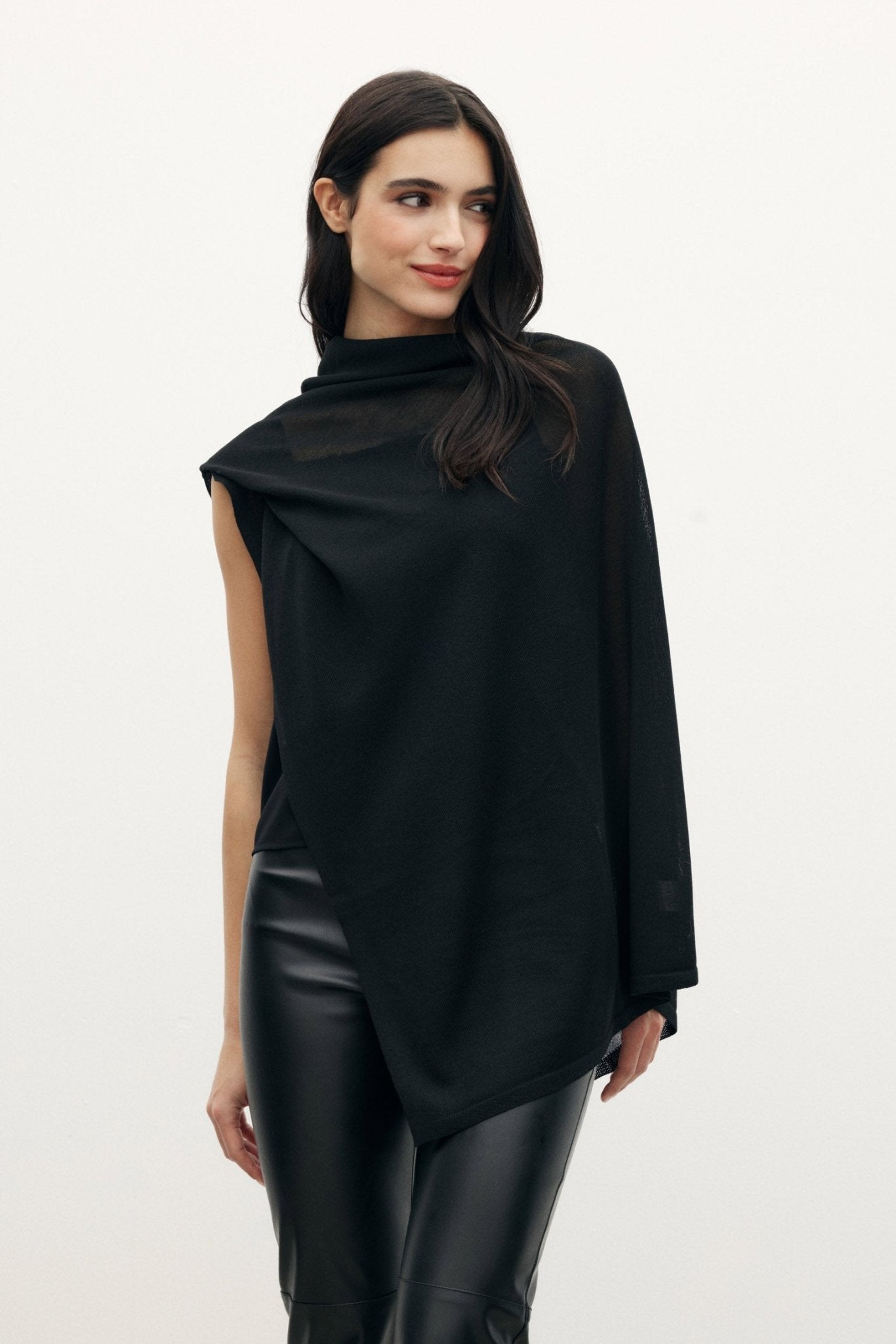 PONCHO PUNTO BLACK