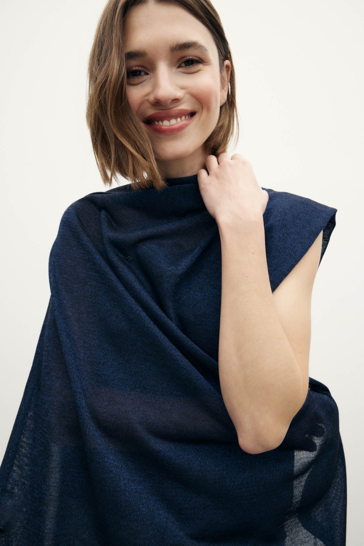 PONCHO PUNTO DARK BLUE