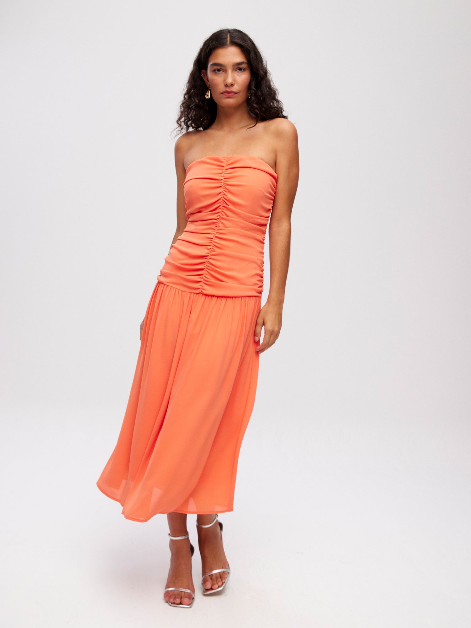 PORTOFINO ORANGE - Vestido midi drapeado vuelo naranja