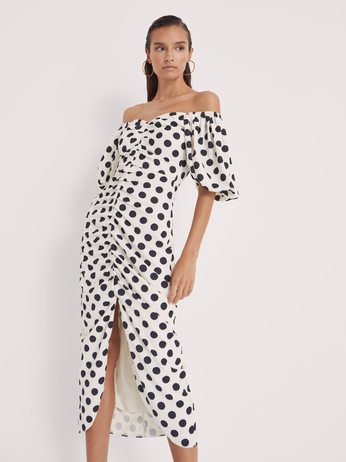 RITA DOTS - Vestido midi drapeado de lunares