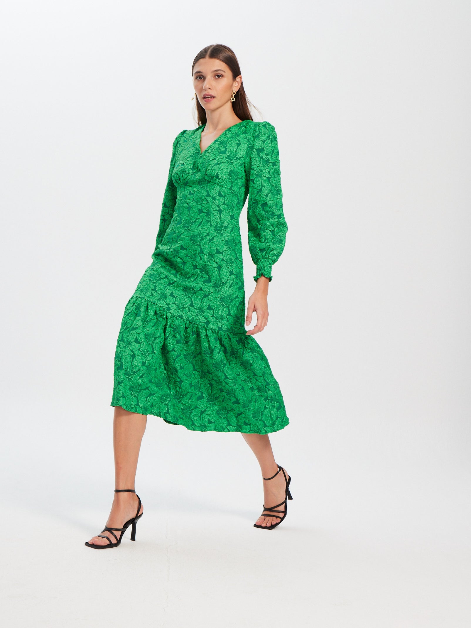 SINGLE - Vestido midi verde con volante