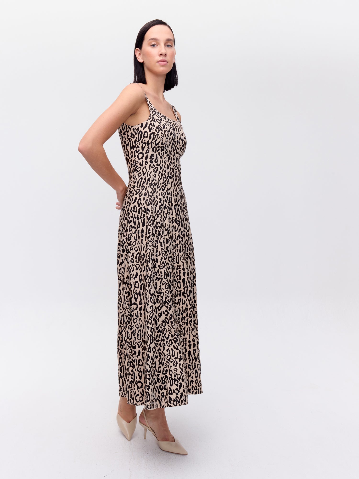 SOLSTICIO ANIMAL - Vestido corsé midi con vuelo animal print