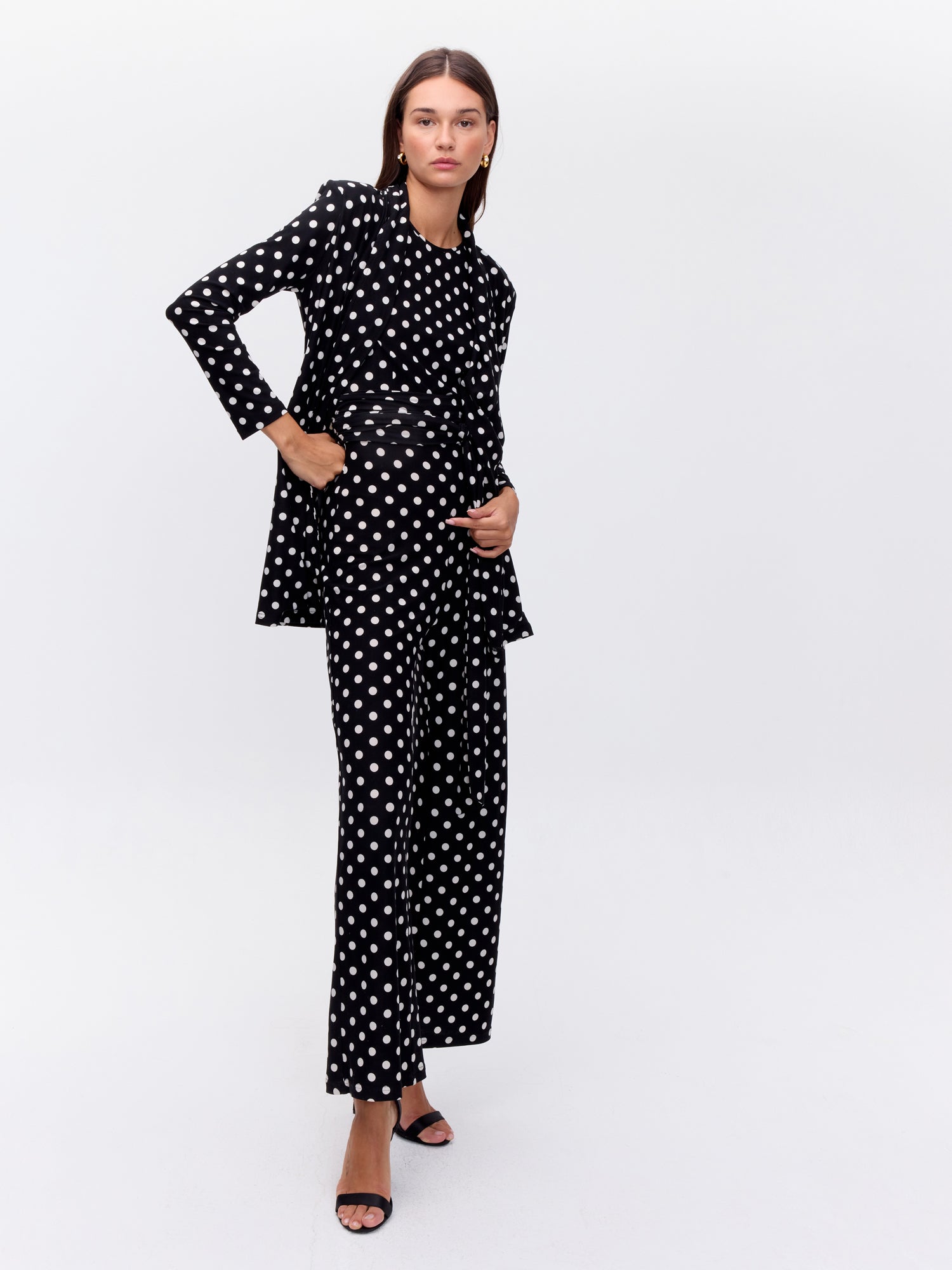 SPICY DOTS - Kimono lunares blanco y negro