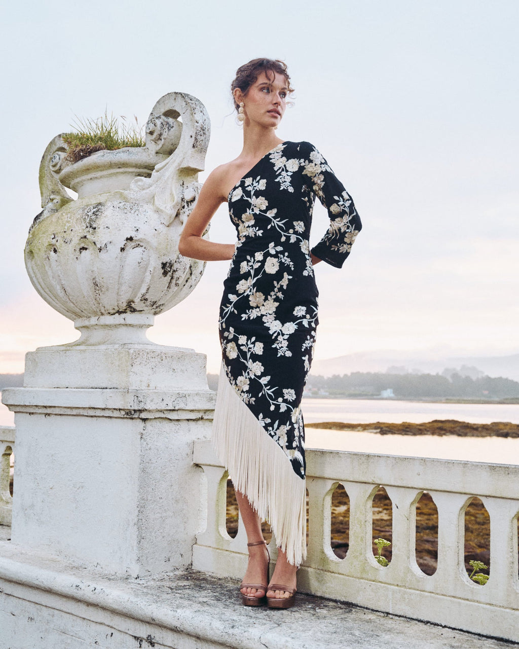 Vestido Midi Xulia Negro