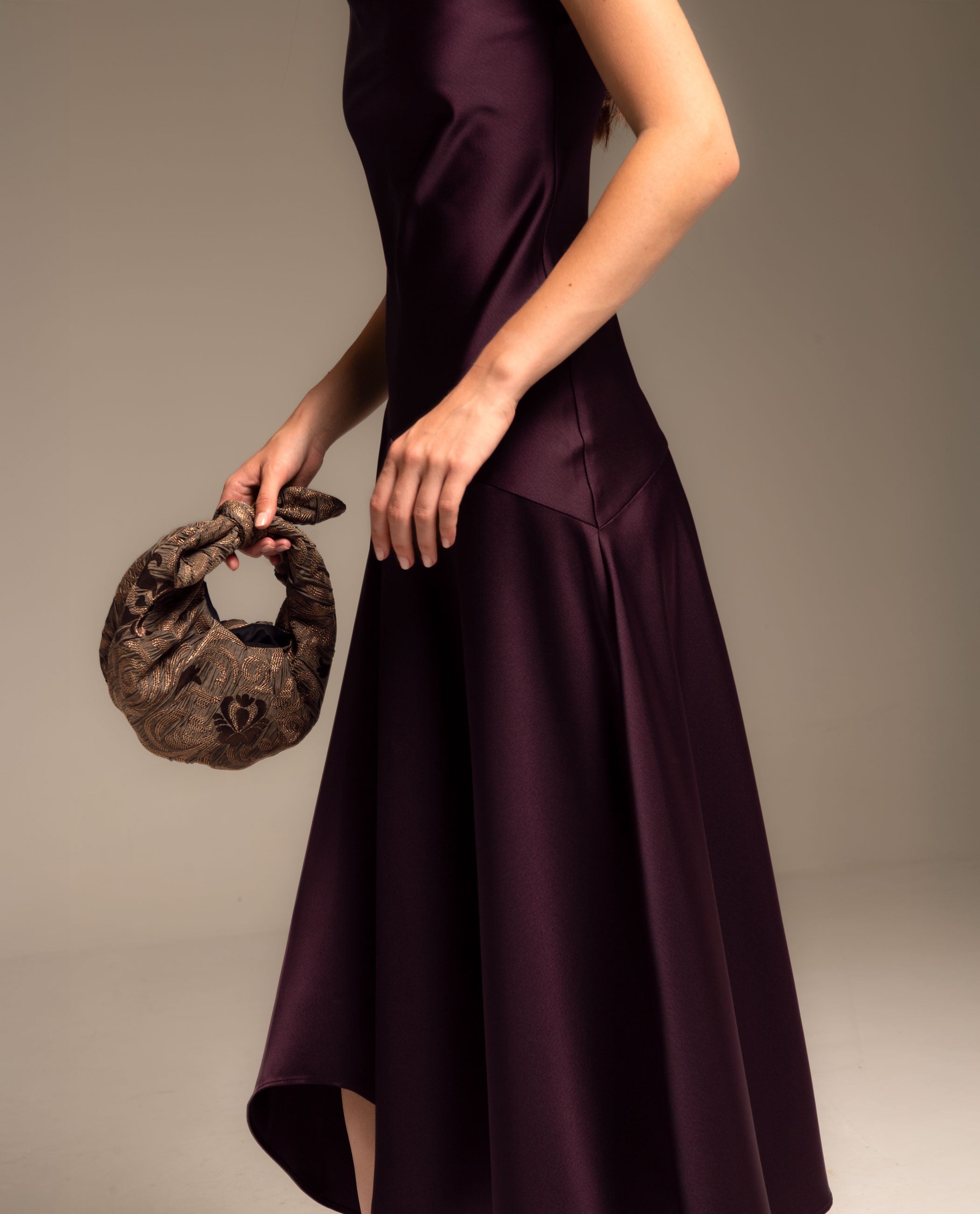 VESTIDO LEONOR · CIRUELA